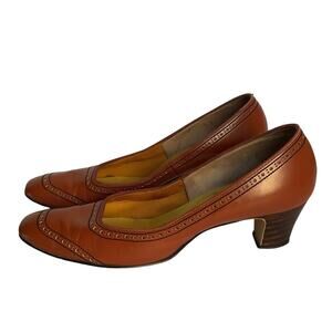 Pavilia Handmade Vintage Brown Leather Pumps Women's  Sz 7 Low Heel Classic